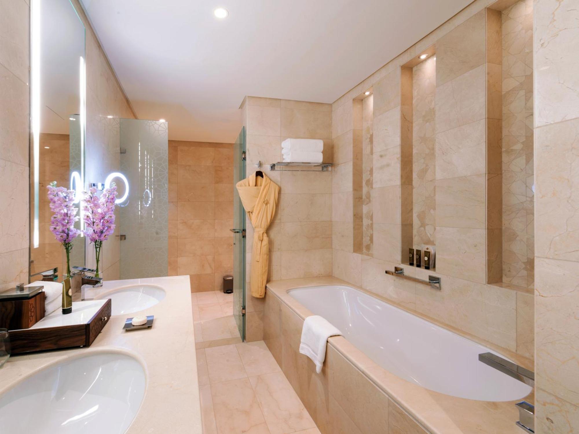 Shaza Doha 호텔 외부 사진 Bathroom